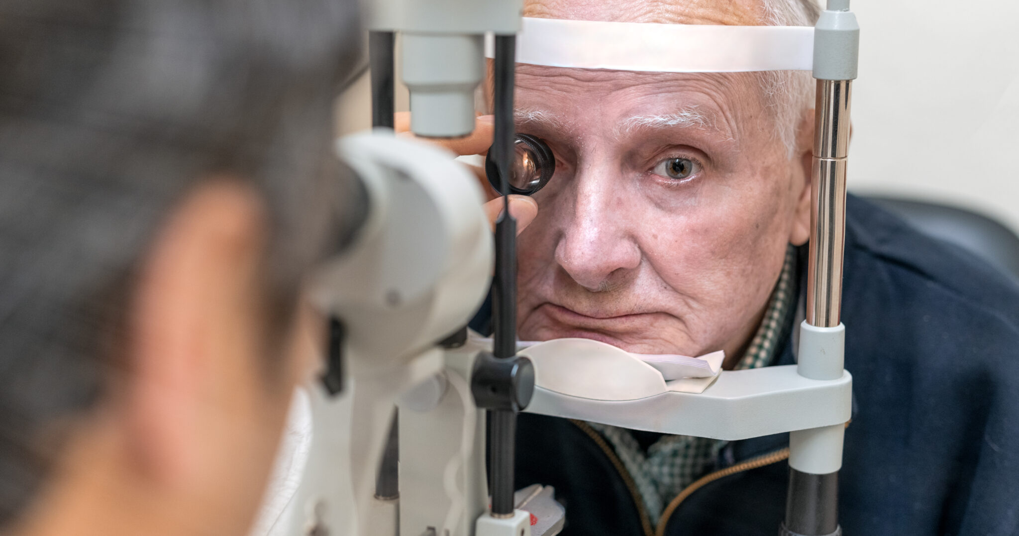 EyeOne Optometrist & Ophthalmologists Providing Complete Eye Exams, Custom Contact Lenses, and